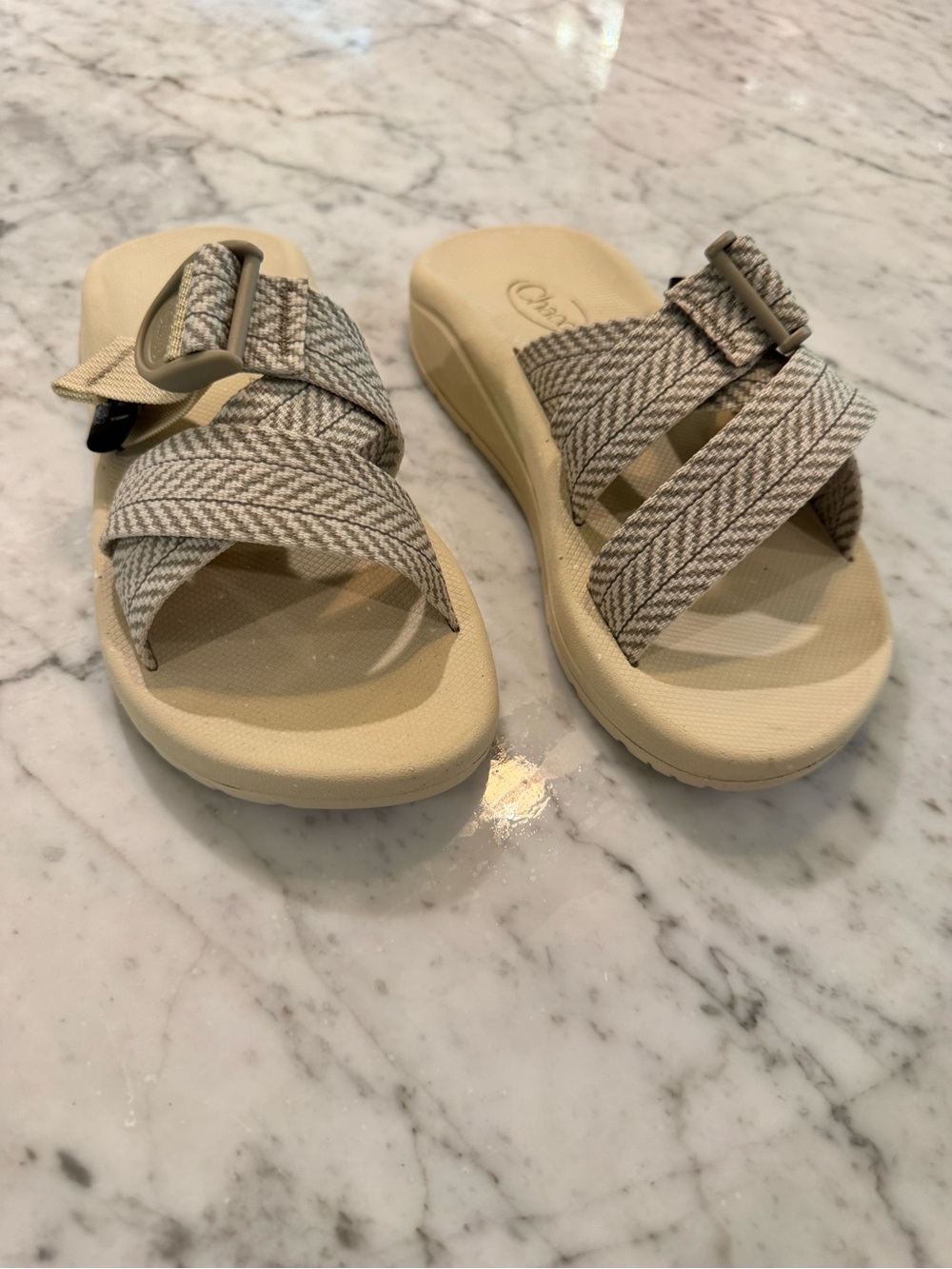 Women’s Chaco Cushz slides-sz 6